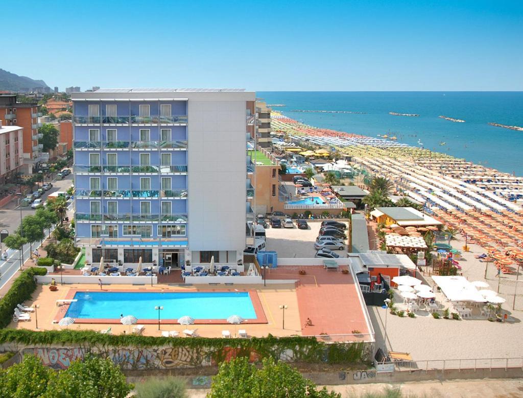 Hotel Majestic Pesaro Buitenkant foto